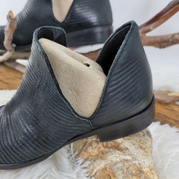 Ateliers textured black leather d'orsay booties - Picture 5 of 11